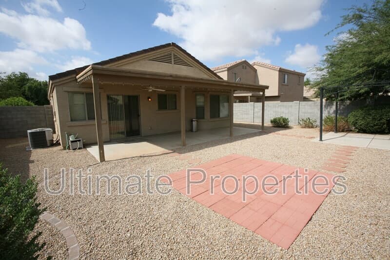 Surprise House: 17476 W Ventura St
