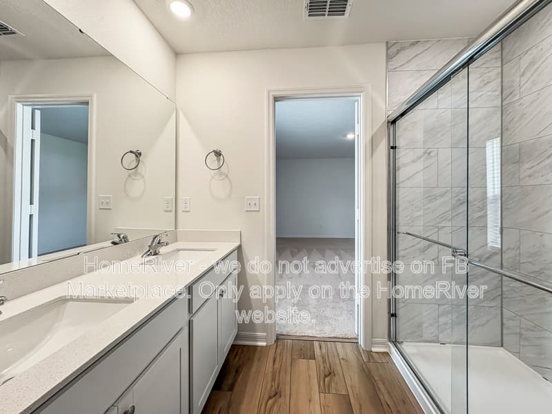 Jacksonville House: 6918 Myrtle Oak Rd