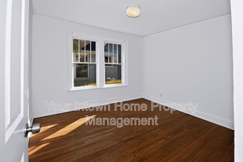 Atlanta House: 1420 Beatie Ave Sw
