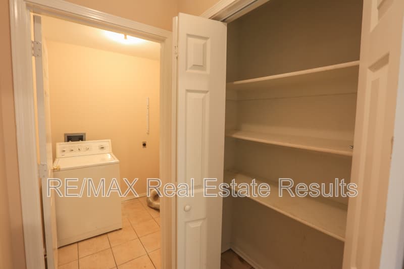 Rogers Condo: 2407 S 16th St