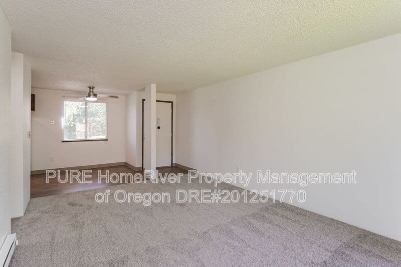 Portland Apartment: 14124-14212 NE Sandy Blvd