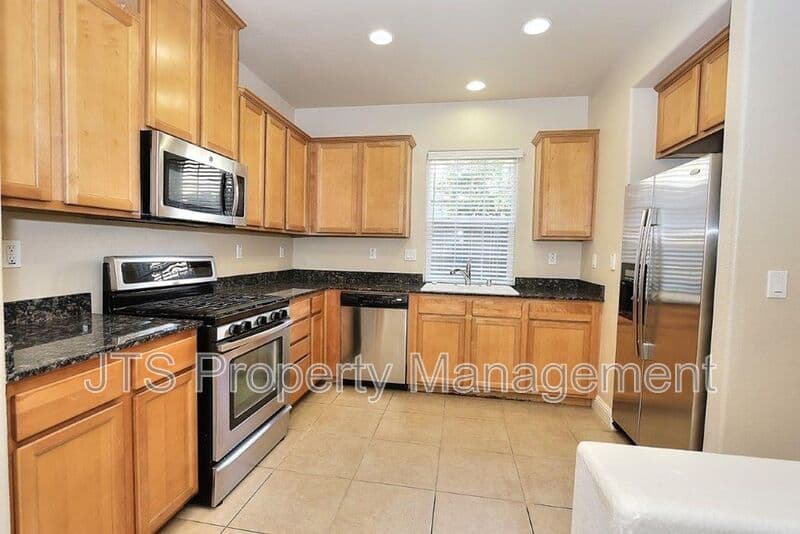 Orangevale House: 9041 Crescenda Lane
