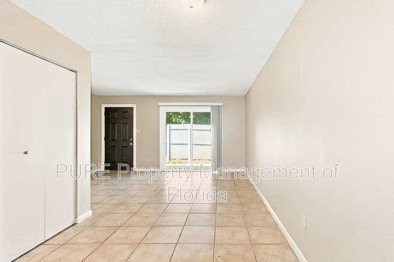 Ocala House: 2040 SE 40th St Rd 1-4