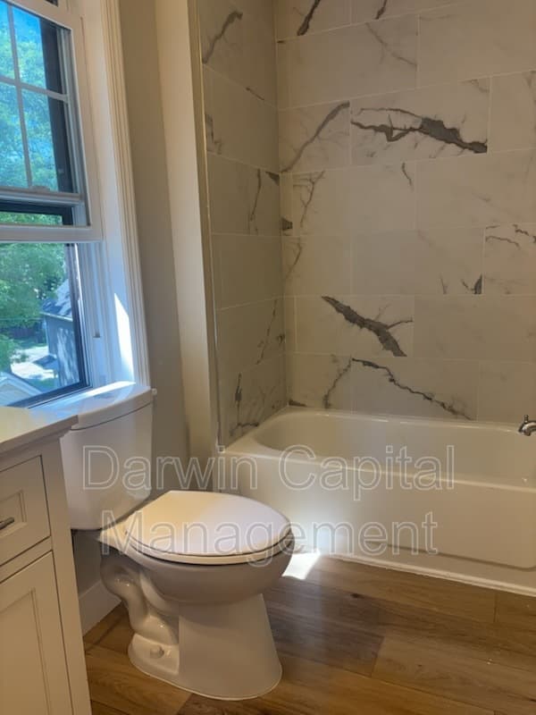 Pitman Condo: 166 East Avenue- B