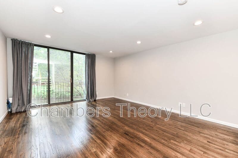 Reston House: 11475 Washington Plz W