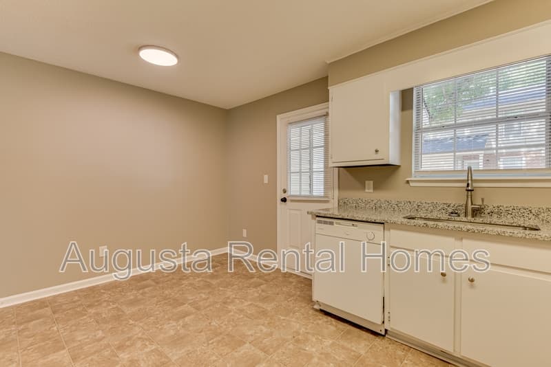 North Augusta Townhome: 138 Chalet North Boulevard - 138
