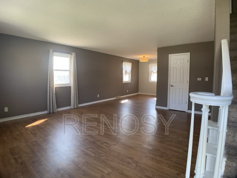Des Moines House: 5172 NE 6th Ct