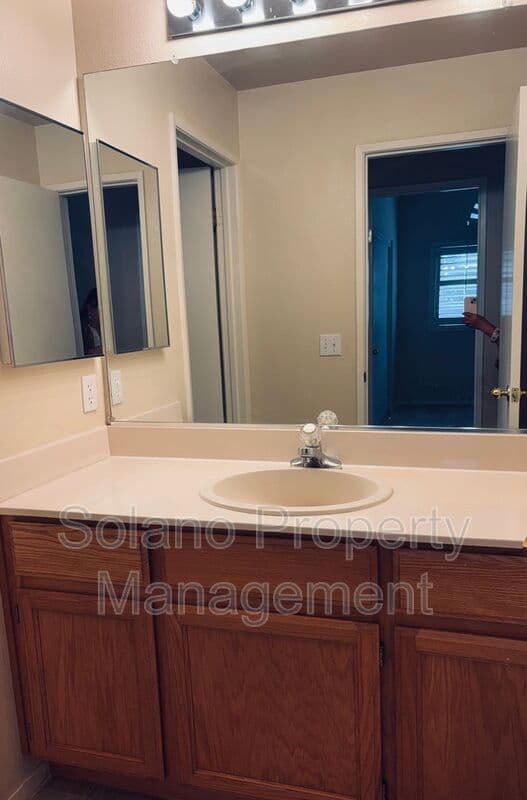 Fairfield House: 3168 Orchard View