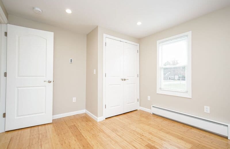 Agawam Condo: 62 Suffield St