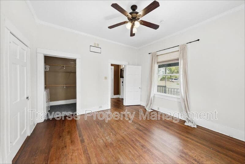 Fort Worth House: 1816 Washington Ave