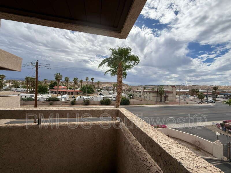Bullhead City Condo: 1611 Highway 95