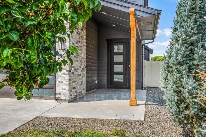 Kuna House: 2167 N Klemmer Ave