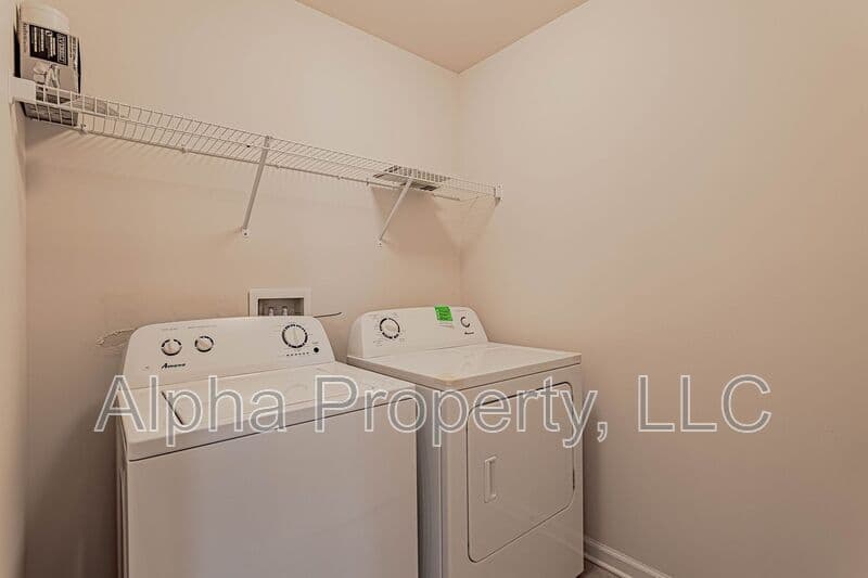 Greer Townhome: 12 Irvington Dr
