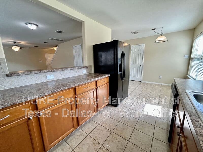 Haslet House: 809 San Miguel Trl