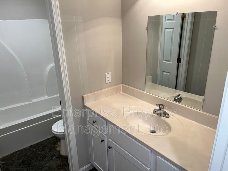 Memphis House: 2645 Mirror Avenue