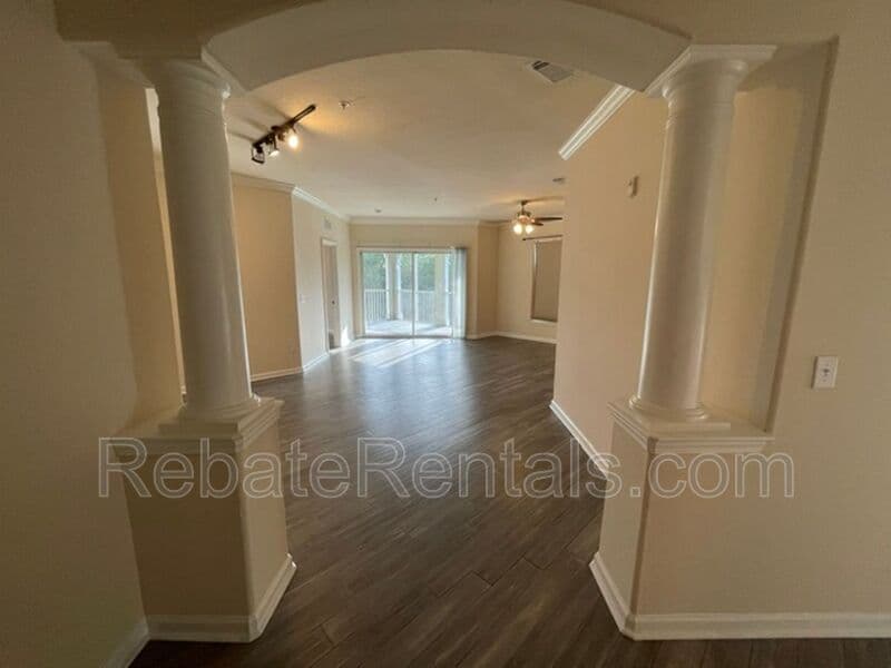 Jacksonville Condo: 8290 Gate Parkway W