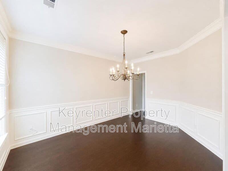 Marietta House: 302 Rosemont Park Ln