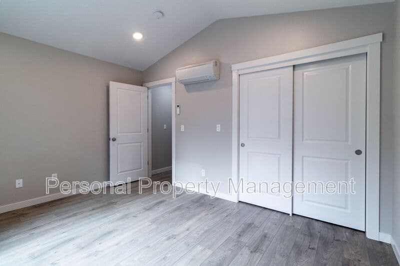 Vancouver Townhome: 3507 Y St