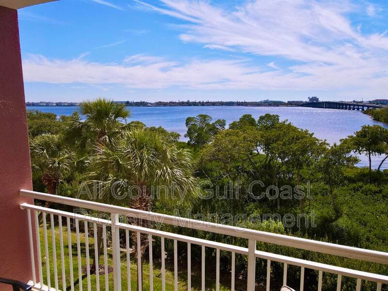 Palmetto House: 611 Riviera Dunes Way
