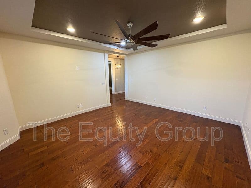 Hanford House: 540 West Birch Ct
