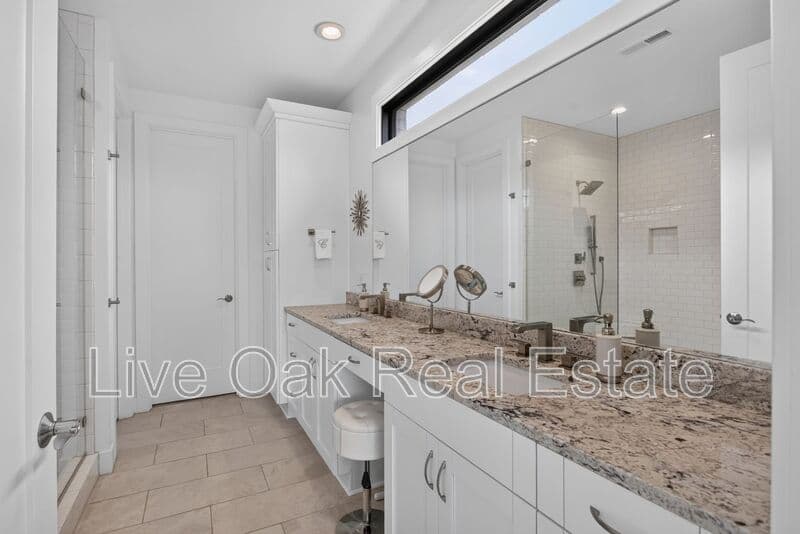 Virginia Beach House: 1316 Lambeth Lane