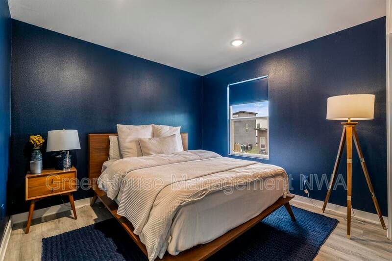 Bentonville House: 1041 Ventnor Ave