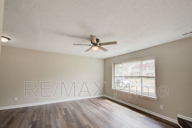 Virginia Beach House: 5375 Grand Lake Crescent
