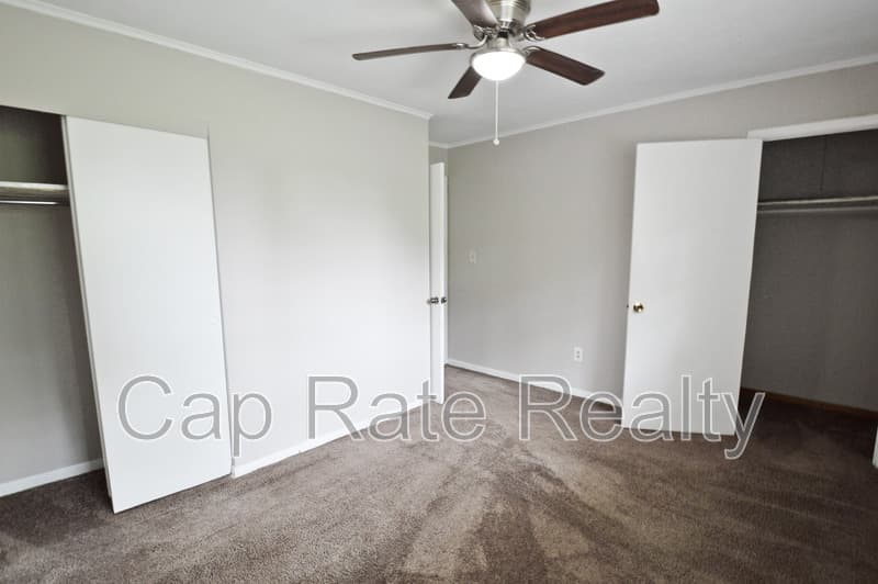 Columbus House: 1226 Parkview Dr