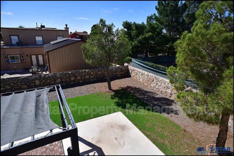 El Paso House: 12062 Ben Proctor Dr