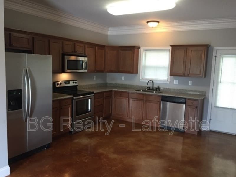 Lafayette Townhome: 113 Flurry Ln
