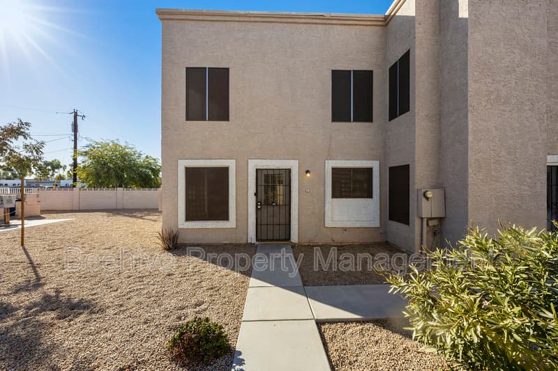 Phoenix House: 2732 E Culver St