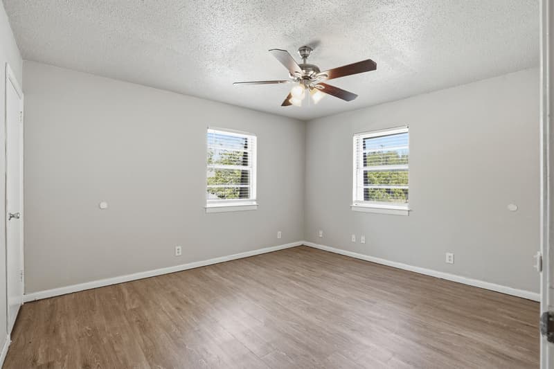 Fort Worth House: 3209 Rogers Avenue