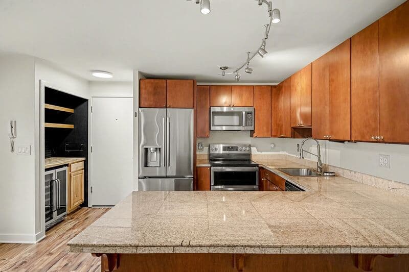Seattle Condo: 1751 NW 58th St