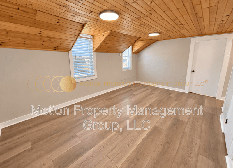 Lenoir House: 808 Harrisburg Dr SW