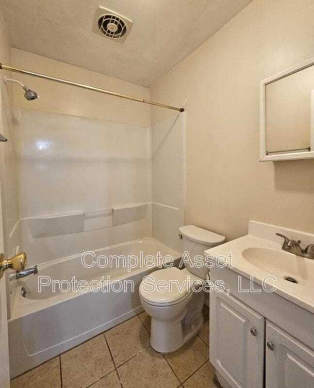 Griffith Condo: 934 N Wood St