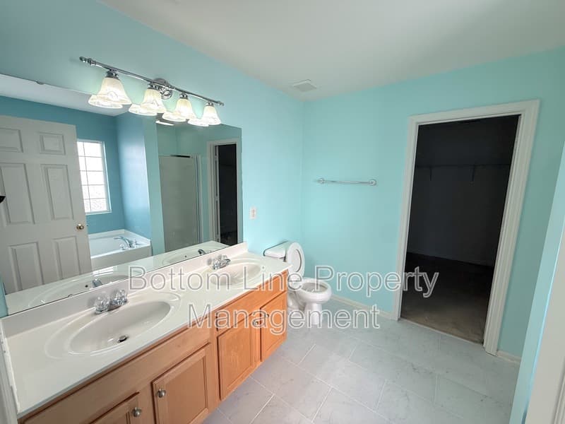 Matthews House: 1934 Savannah Hills Dr