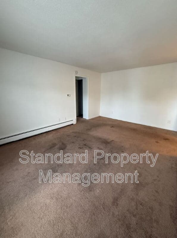 Rochester Condo: 2600 Dewey Ave (Apt 6)