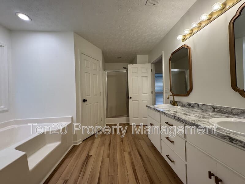 Columbus House: 6009 Creek Stone Court