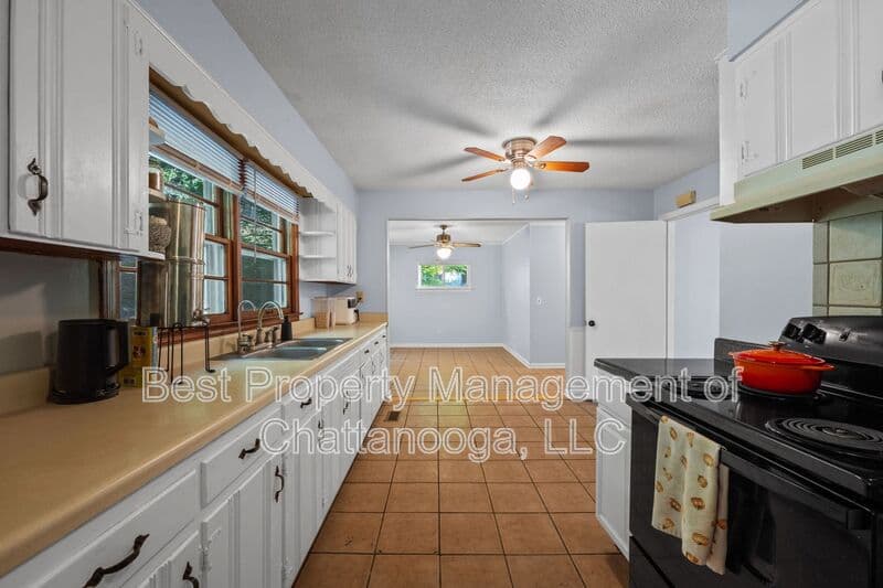 Soddy Daisy House: 9851 Millsaps St