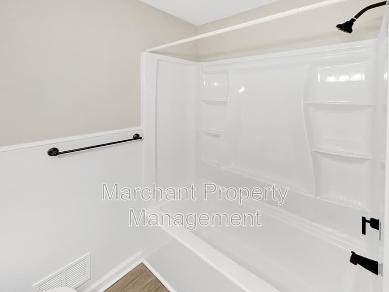 Taylors House: 15 Wood Circle