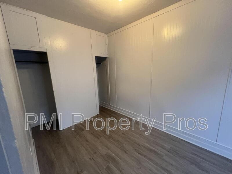 Milwaukee Condo: 2439A N Dr William Finlayson