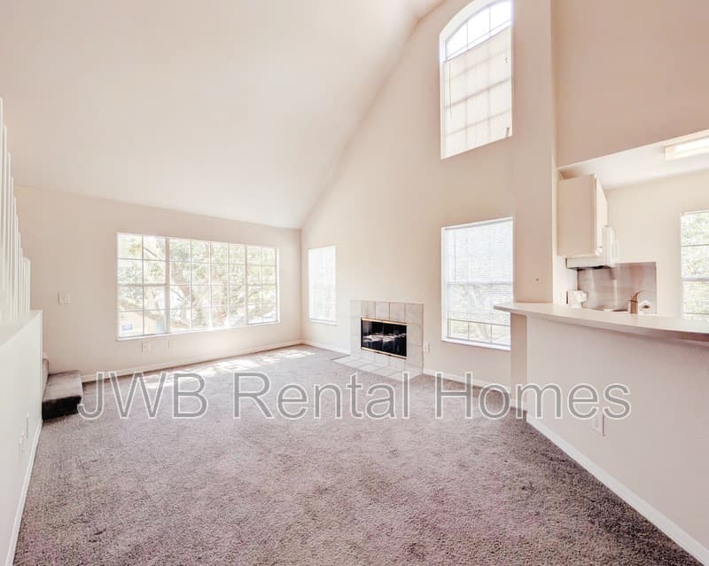Jacksonville Condo: 13700 Richmond Park Dr N #1206