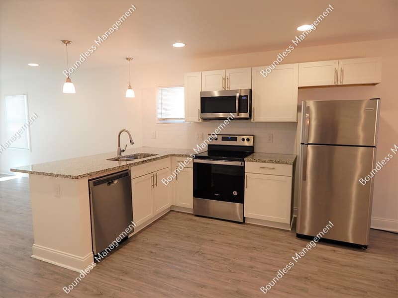 Atlanta House: 395 Westchester Blvd NW