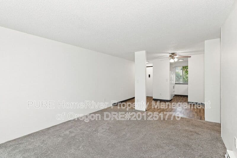 Portland Apartment: 14124-14212 NE Sandy Blvd