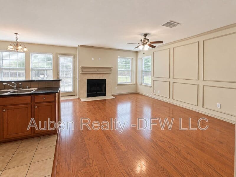 Fort Worth House: 3933 Fernando Drive