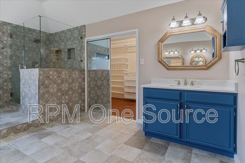 Plano House: 6752 Macintosh Drive