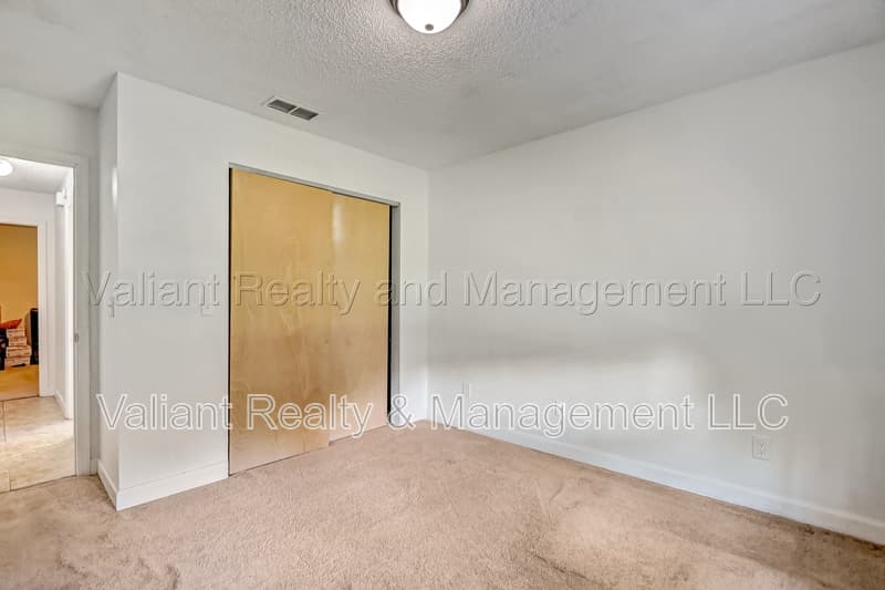 Jacksonville House: 5286 Julington Creek Road
