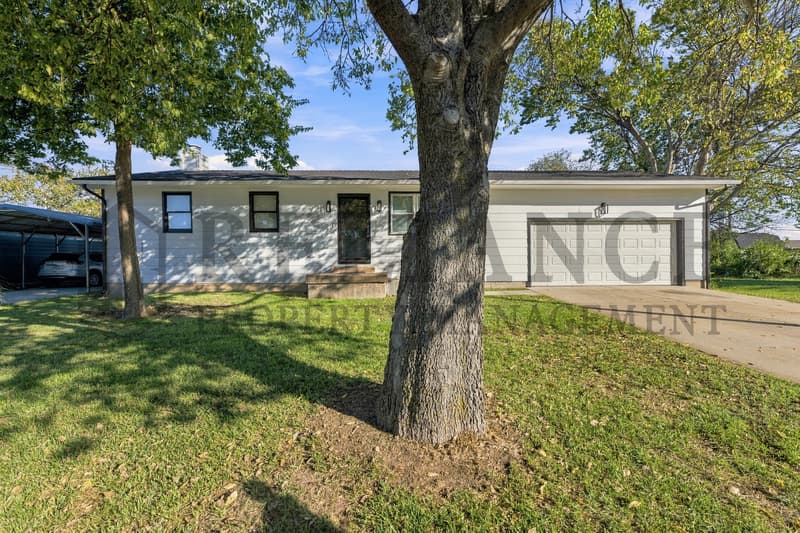 Wichita House: 2726 West Maxwell Avenue