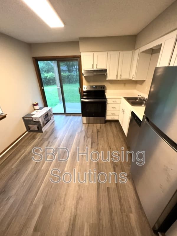 Independence Condo: 16606 E Gudgell Rd