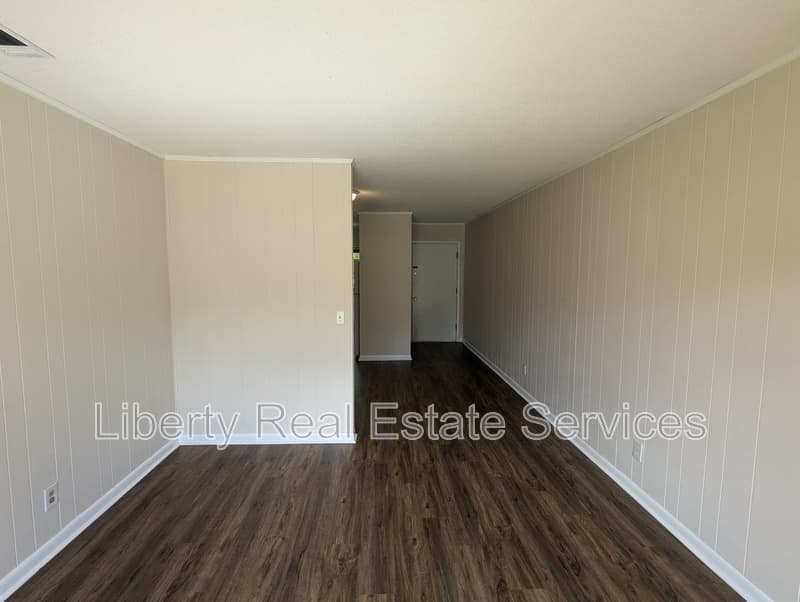 Hinesville Condo: 979 Live Oak Dr